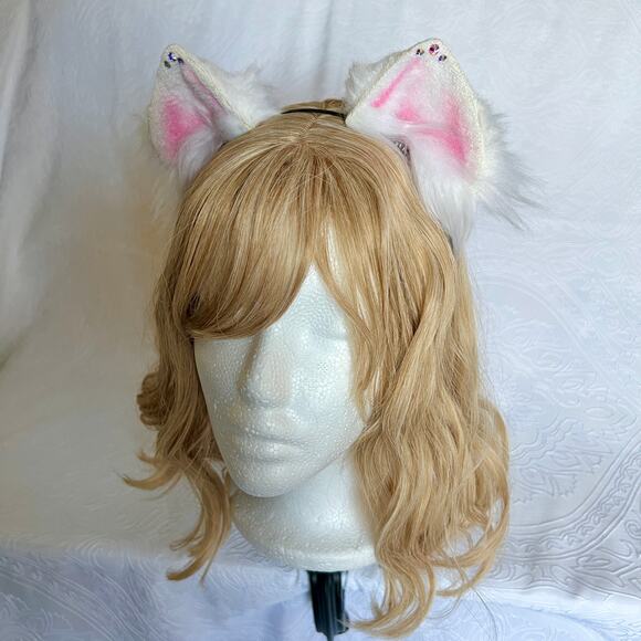 Short natural golden blonde wavy wig with wispy bangs cosplay costume daily wear - Picture 7 of 7
